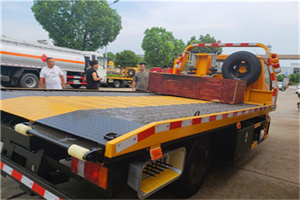 黄石港附近拖车电话号码服务